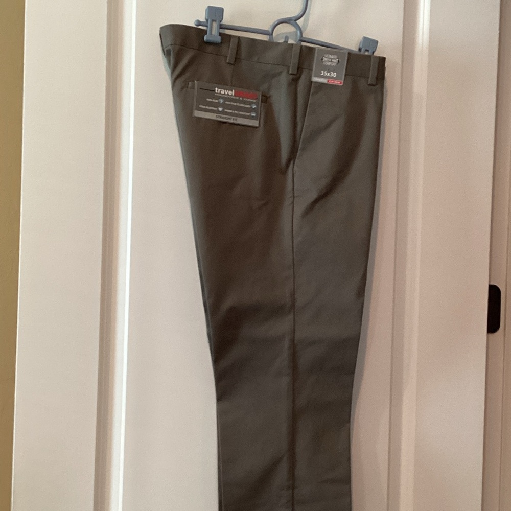 Roundtree & Yorke Men's Charcoal Chinos